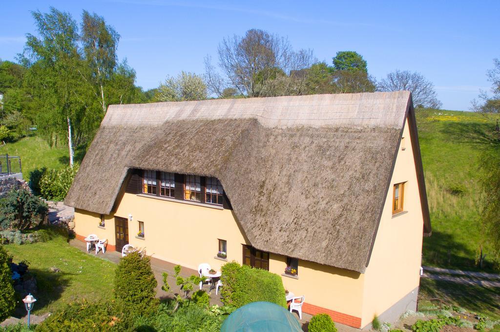 Ferien Unterm Reetdach In Goehren Gohren Bagian luar foto