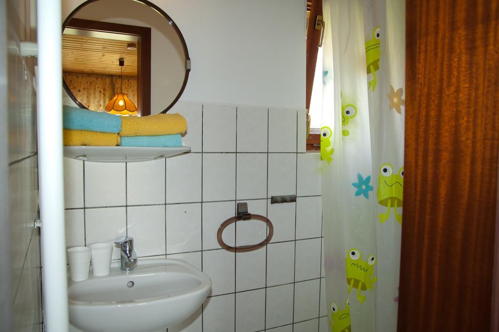 Ferien Unterm Reetdach In Goehren Gohren Bagian luar foto